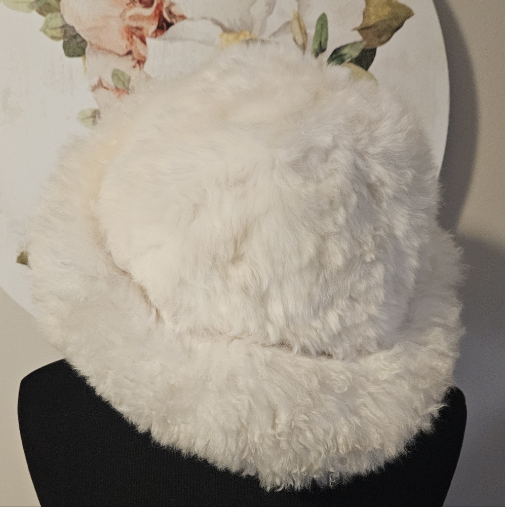 Alpaca Fur Bucket Hat NWOT